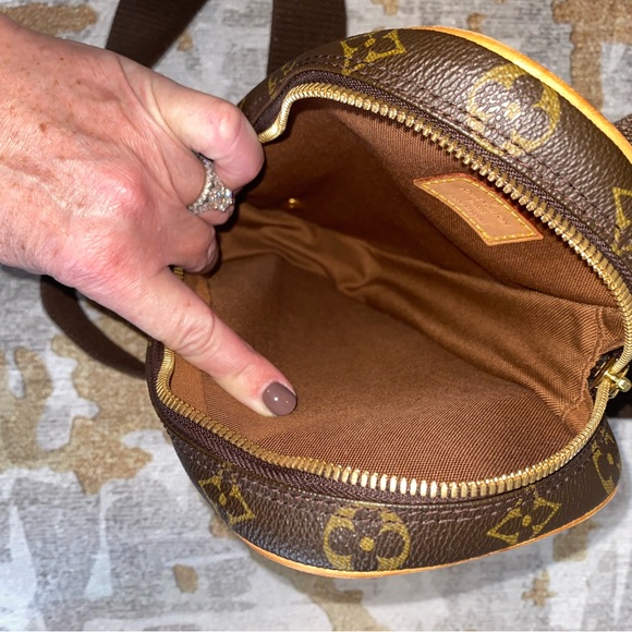 Louis Vuitton Monogram Pochette Gange - Picture 8 of 8